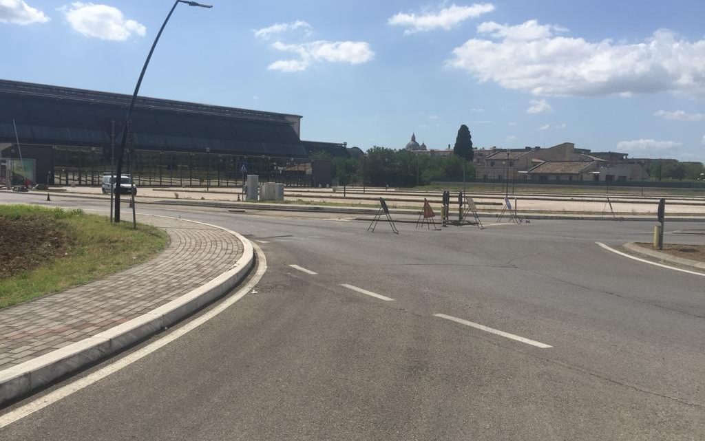 PIANO STRADE 2: PROSEGUONO A RITMO SERRATO    I LAVORI DI MANUTENZIONE  INSTALLATI I PASSAGGI PEDONALI RIALZATI