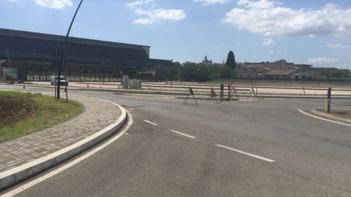 PIANO STRADE 2: PROSEGUONO A RITMO SERRATO    I LAVORI DI MANUTENZIONE  INSTALLATI I PASSAGGI PEDONALI RIALZATI