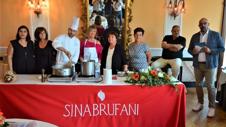 CANNARA CELEBRA LA DOLCEZZA DELLA SUA CIPOLLA CON LO CHEF VISSANI