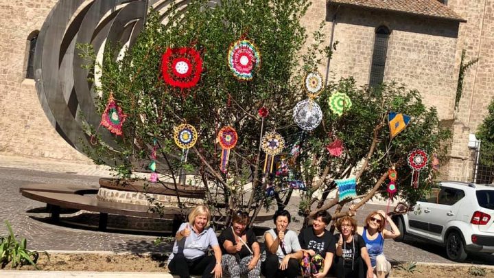 ONLUS BRUNA VECCHIETTI: I VOLONTARI REGALANO LA BELLEZZA IN VIA LANZI CANCELLANDO IL DEGRADO