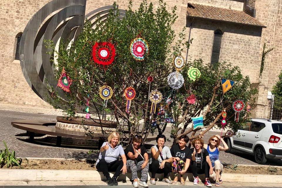 ONLUS BRUNA VECCHIETTI: I VOLONTARI REGALANO LA BELLEZZA IN VIA LANZI CANCELLANDO IL DEGRADO