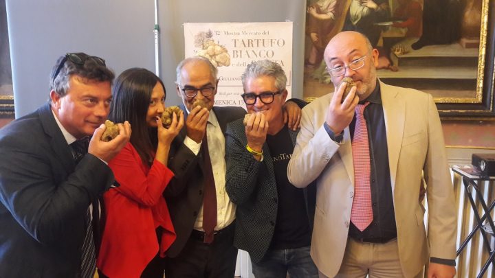 CHEF IN PIAZZA A PIETRALUNGA PER LA MOSTRA MERCATO DI TARTUFO E PATATA