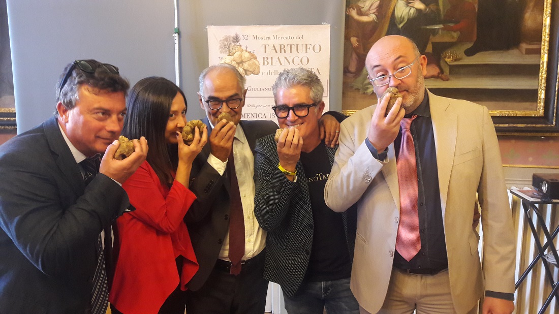 CHEF IN PIAZZA A PIETRALUNGA PER LA MOSTRA MERCATO DI TARTUFO E PATATA