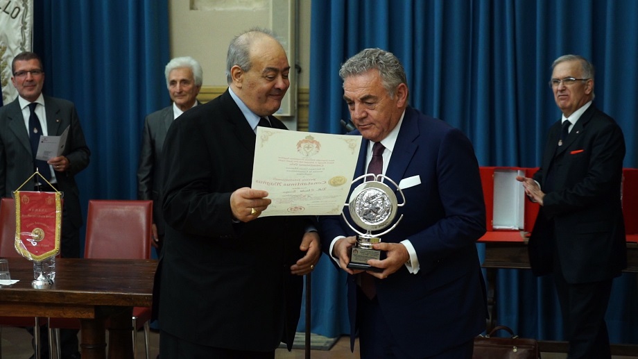 A CLAUDIO SCIURPA IL PRESTIGIOSO PREMIO INTERNAZIONALE ‘CONSTANTINUS MAGNUS’