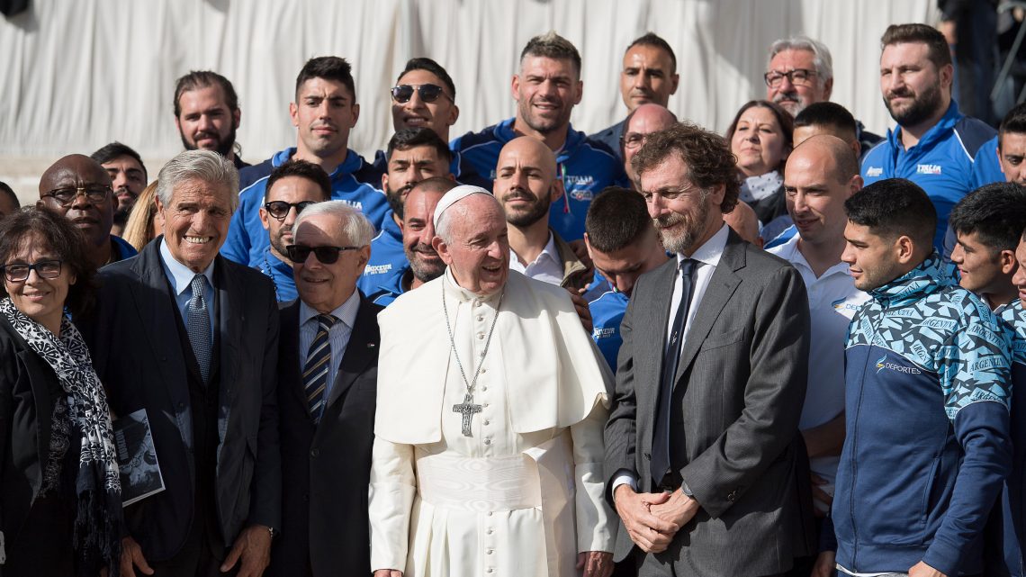 ITALIA E ARGENTINA DA PAPA FRANCESCO CON SCHOLAS  OCCURRENTES PER UN CONFRONTO DI PUGILATO OLIMPICO ED ETICA