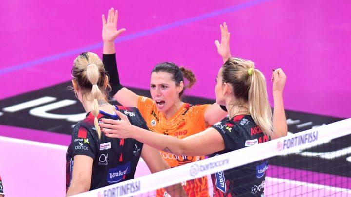 VOLLEY, PER LA BARTOCCINI FORTINFISSI LA LOTTA SALVEZZA PASSA DA CASERTA