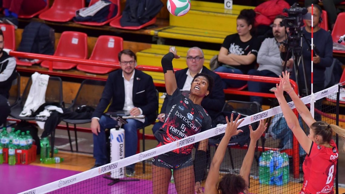 VOLLEY, LA BARTOCCINI FORTINFISSI CERCA LA PRIMA VITTORIA A BERGAMO