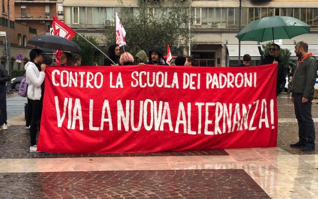 8 NOVEMBRE “SIAMO IL FUTURO SENZA FUTURO” – ASSEMBLEA PUBBLICA A PERUGIA DELL’UNIONE DEGLI STUDENTI