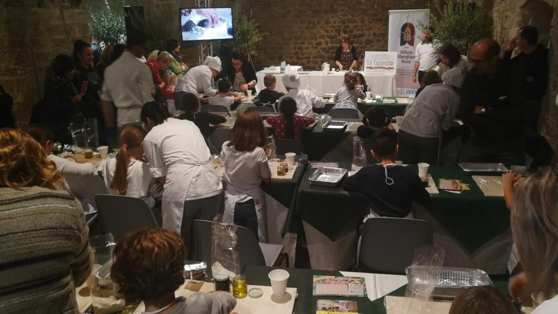 BEVAGNA, SUCCESSO PER ‘O-LIVE, L’OLIO NUOVO DAL VIVO’: BUONA LA TERZA