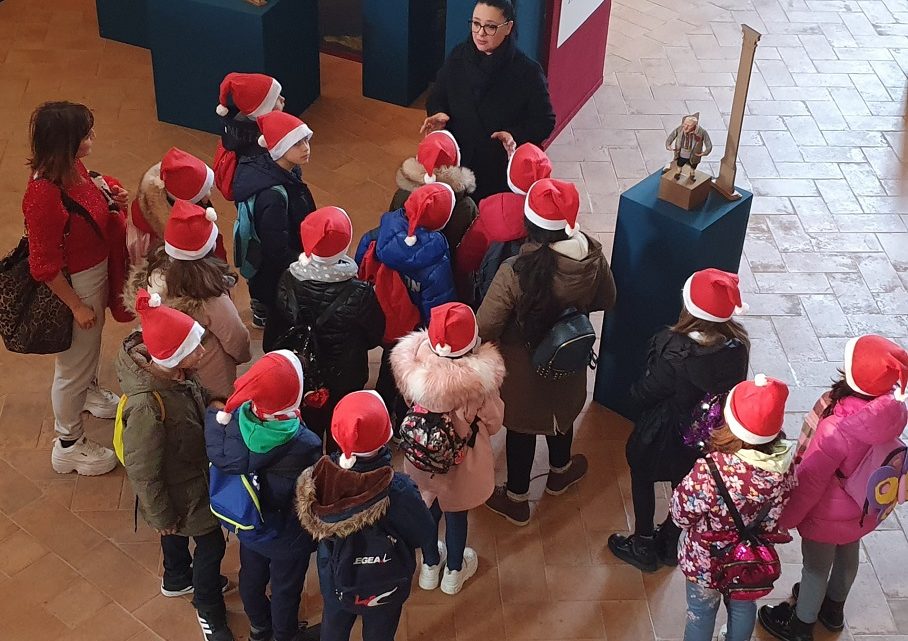 IL PRESEPIO CHE FA BOOM: MILLE STUDENTI A GUALDO TADINO PER IL PRESEPE NAPOLETANO