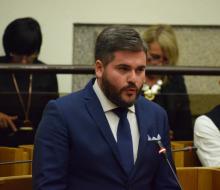 SANITÀ: “LA USL FA DIETRO FRONT, I SERVIZI ALCOLOGIA DI TERNI-NARNI-ORVIETO CONTINUERANNO A FUNZIONARE” – DE LUCA: “VITTORIA DEL MOVIMENTO 5 STELLE”