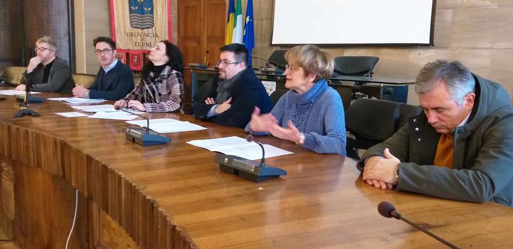 AVIGLIANO UMBRO, PRESENTATA IN PROVINCIA EDIZIONE 2020 “TRIONFO DEL CARNEVALE” CON MASCHERE UMBRE COMMEDIA DELL’ARTE