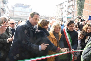 INAUGURAZIONE SCUOLA CARDUCCI-PURGOTTI DI PERUGIA; PRESIDENTE TESEI AGLI ALUNNI: “SIETE FORTUNATI, VOSTRA SCUOLA È ESEMPIO DA SEGUIRE”