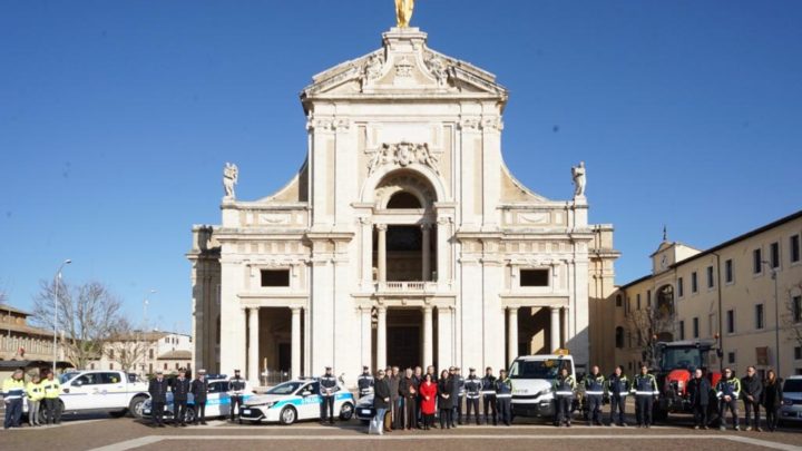 IL COMUNE PUNTA ALL’EFFICIENZA  CON SETTE NUOVI VEICOLI  A DISPOSIZIONE DELLA POLIZIA LOCALE,  DELLA PROTEZIONE CIVILE E DEI SERVIZI OPERATIVI