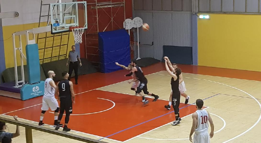 LA PALLACANESTRO URBANIA FERMA LA CORSA DELLA CAPOLISTA BASKET TODI CON UN SUPER ALTIERI