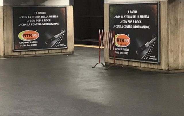 RADIO. LE LOCALI MUOIONO? SÌ, MA SOLO SE NON SANNO REINVENTARSI. SI CHIUDE UN CICLO, MA SE NE APRE UN ALTRO. I CASI DI RTR 99 A ROMA E DI RADIO PUNTO ZERO A TRIESTE