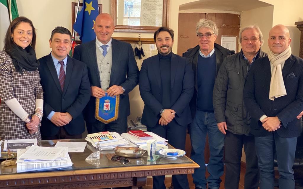 NARNI, SINDACO DE REBOTTI E CONSIGLIO COMUNALE RICEVONO NUOVO QUESTORE TERNI MASSUCCI: “LAVORARE INSIEME A “PROGETTO NARNI” 
