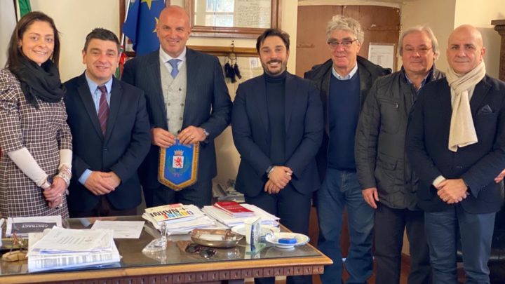 NARNI, SINDACO DE REBOTTI E CONSIGLIO COMUNALE RICEVONO NUOVO QUESTORE TERNI MASSUCCI: “LAVORARE INSIEME A “PROGETTO NARNI” 