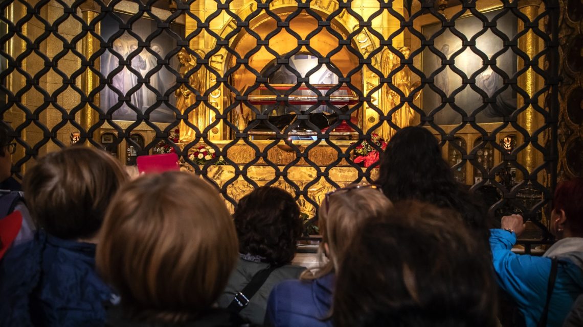 DA CASCIA A TUTTO IL MONDO, SANTA RITA ENTRA NELLE CASE  CON I QUINDICI GIOVEDÌ.