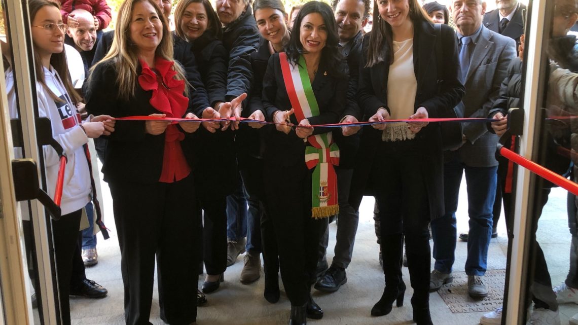 INAUGURATA LA PALESTRA  DELLA SCUOLA “FRATE FRANCESCO” ALLA PRESENZA DEL VICE MINISTRO ANNA ASCANI
