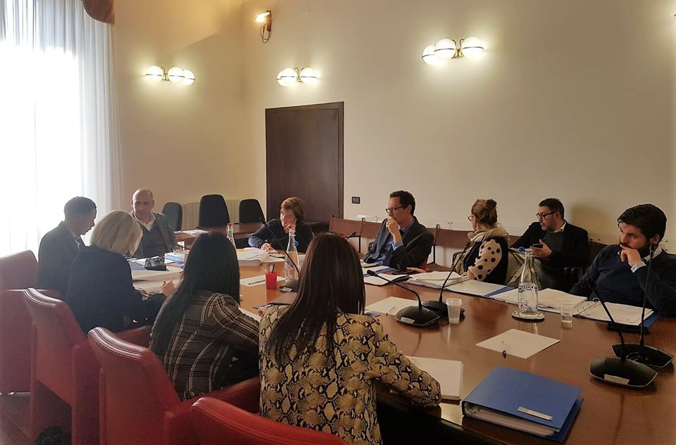 PRIMA COMMISSIONE: APPROVATI ATTI PER LA NOMINA DI ALCUNI COLLEGI DEI REVISORI DEI CONTI – L’AULA DOVRÀ DESIGNARE I PRESIDENTI DEI TRE ATC E NOMINARE IL COLLEGIO ATER E IL REVISORE DEL CENTRO PARI OPPORTUNITÀ