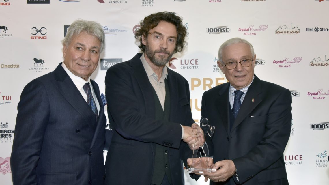 AL SALONE D’ONORE DEL CONI LA 4 EDIZIONE DEL PREMIO GIULIANO GEMMA MERCOLEDÌ 26 FEBBRAIO 2019 IL RICORDO DEL “CAMPIONE DI VITA” AMICO DELLA BOXE CELEBRATO ATTRAVERSO I PERSONAGGI CHE SI SONO DISTINTI NEL 2019 IN DIVERSI CAMPI: PUGILATO, SPORT, CINEMA, ARTE E MUSICA.