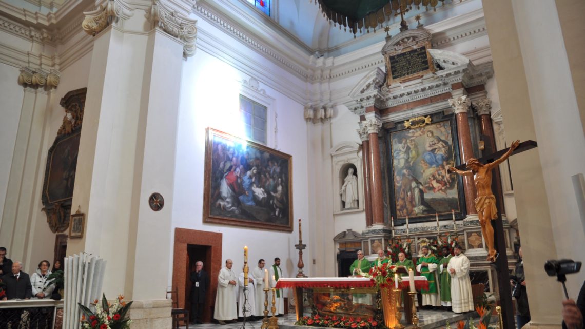 INDICAZIONI PER I SACERDOTI NELLE CELEBRAZIONI LITURGICHE DI PRECAUZIONE E CONTRASTO ALLA DIFFUSIONE DEL CORONAVIRUS