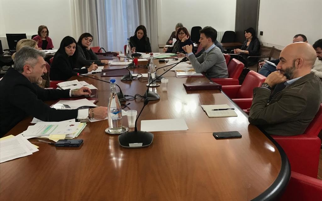 TERZA COMMISSIONE: ILLUSTRATE DA PD E LEGA DUE PROPOSTE DI MODIFICA DI LEGGE IN MATERIA DI SANITÀ (NOMINA DEI DIRETTORI E REQUISITI) E SPORT (AGEVOLAZIONE DI ANZIANI E DIVERSAMENTE ABILI)