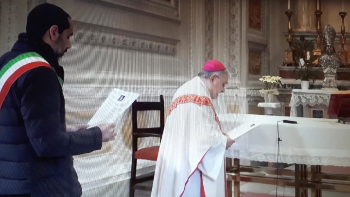 CORONAVIRUS – NELLA CATTEDRALE DI TERNI CELEBRAZIONE DELLA FESTA DI SAN GIUSEPPE E PREGHIERA DI AFFIDAMENTO E DI CONSACRAZIONE AL CUORE IMMACOLATO DI MARIA