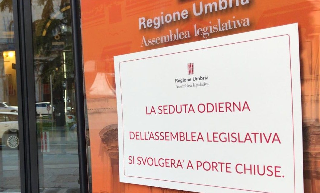 LAVORI D’AULA: EMERGENZA CORONAVIRUS. COMUNICAZIONI DELLA PRESIDENTE TESEI E DELL’ASSESSORE ALLA SANITÀ COLETTO – L’INTERVENTO DEL PORTAVOCE DELL’OPPOSIZIONE, PAPARELLI