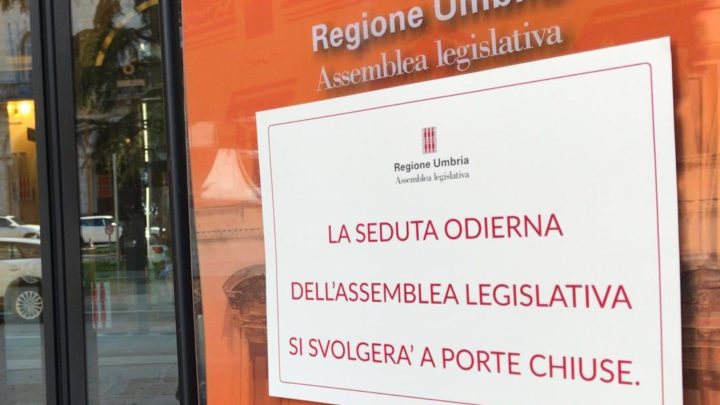 LAVORI D’AULA: EMERGENZA CORONAVIRUS. COMUNICAZIONI DELLA PRESIDENTE TESEI E DELL’ASSESSORE ALLA SANITÀ COLETTO – L’INTERVENTO DEL PORTAVOCE DELL’OPPOSIZIONE, PAPARELLI
