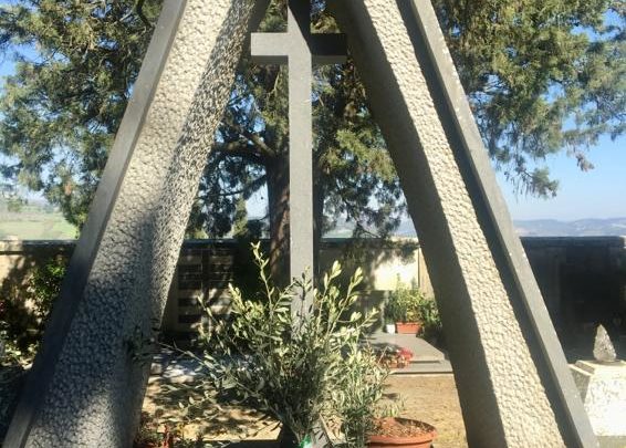 OGGI, VENERDÌ SANTO, GESTO DI COMUNIONE, CIVILE E RELIGIOSA, DEL SINDACO ROBERTA TARDANI E DEL VESCOVO MONS. BENEDETTO TUZIA AL CIMITERO DI ORVIETO