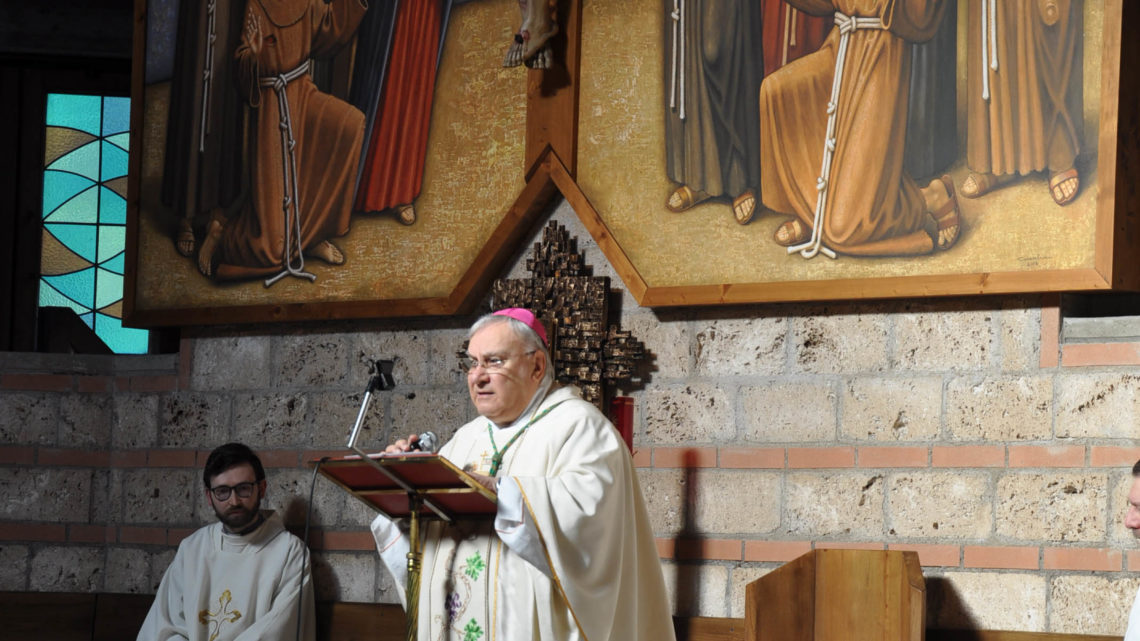 PRIMA MESSA CON I FEDELI CELEBRATA DAL VESCOVO PIEMONTESE ALLA COMUNITÀ INCONTRO E NELLA CATTEDRALE DI TERNI ALLE 18.30 NELL’ANNIVERSARIO DEI CENTO ANNI DALLA NASCITA DI SAN GIOVANNI PAOLO II