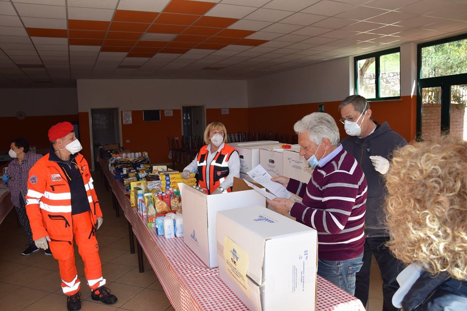 #ILVOLONTARIATO NON SI FERMA  L’ENTE PALIO DEI COLOMBI DI AMELIA CONSEGNA 70 PACCHI DI ALIMENTI PER LE FAMIGLIE IN DIFFICOLTÀ