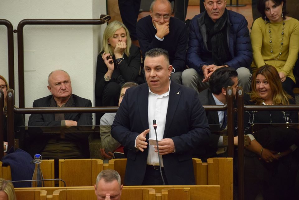 CORONAVIRUS: “AUMENTO PREZZI DI BENI PRIMA NECESSITÀ È SCELTA INGIUSTIFICATA” – NOTA DI PASTORELLI (LEGA) “CHIEDERÒ A GIUNTA DI INTERVENIRE”