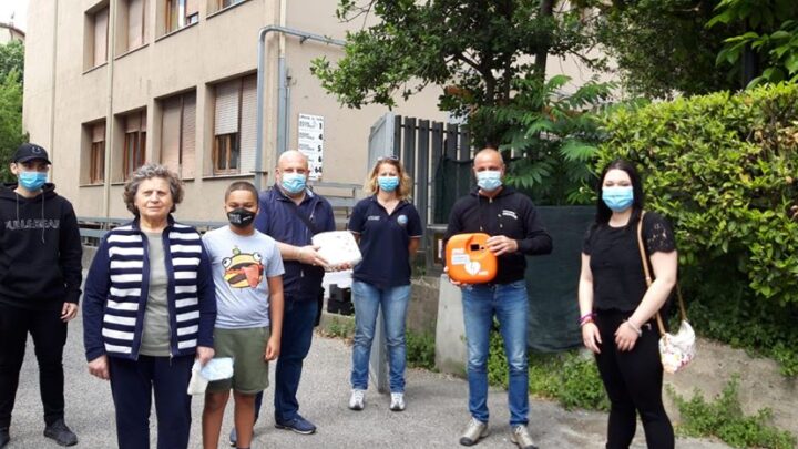UN DEFIBRILLATORE ALLA SCUOLA MAZZINI IN MEMORIA DI LUIGI 