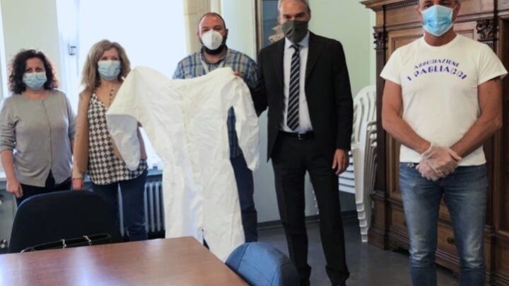 IN MEMORIA DI ALESSIO DURAZZI CENTO TUTE IMPERMEABILI PER L’OSPEDALE