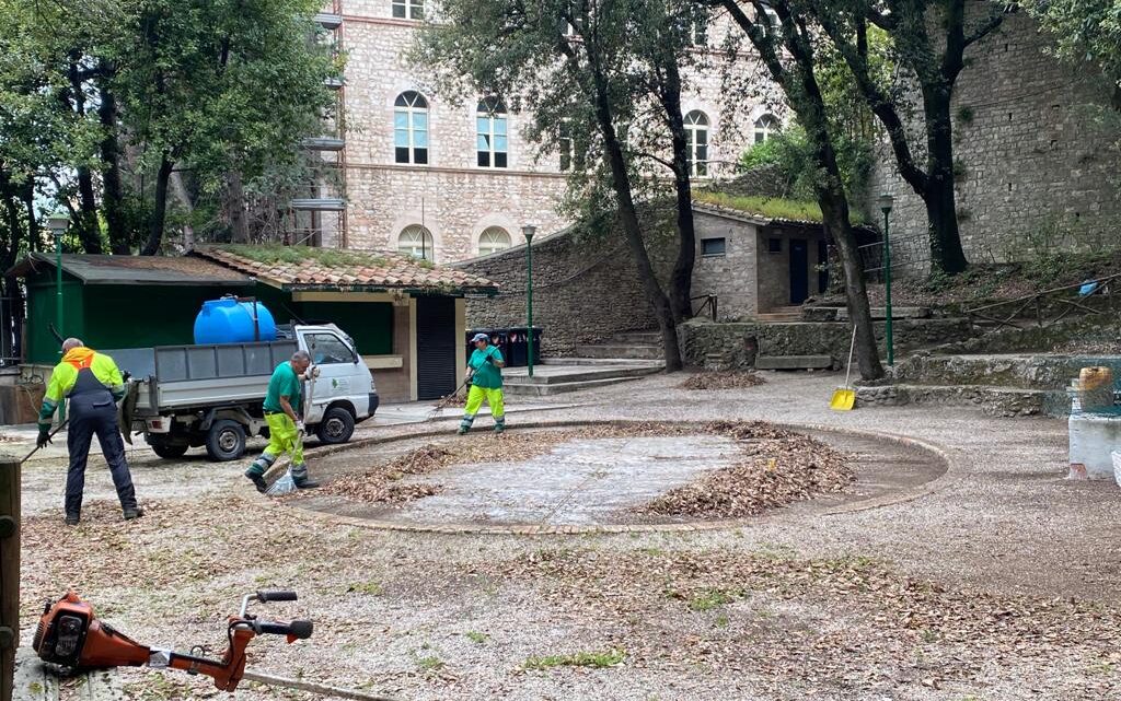 LAVORI DI RIQUALIFICAZIONE DEL PINCIO  E MANUTENZIONE DELLE AREE VERDI