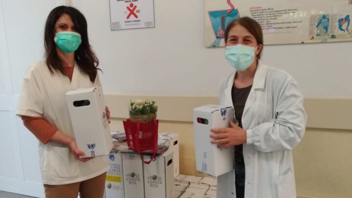 200 ROSE BIANCHE DI SANTA RITA ALL’OSPEDALE BELLARIA DI BOLOGNA  COME SEGNO DI GRATITUDINE E SPERANZA.