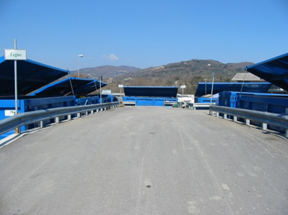 RIAPRE LA STAZIONE ECOLOGICA  CONSEGNA A CASA DEI SACCHI