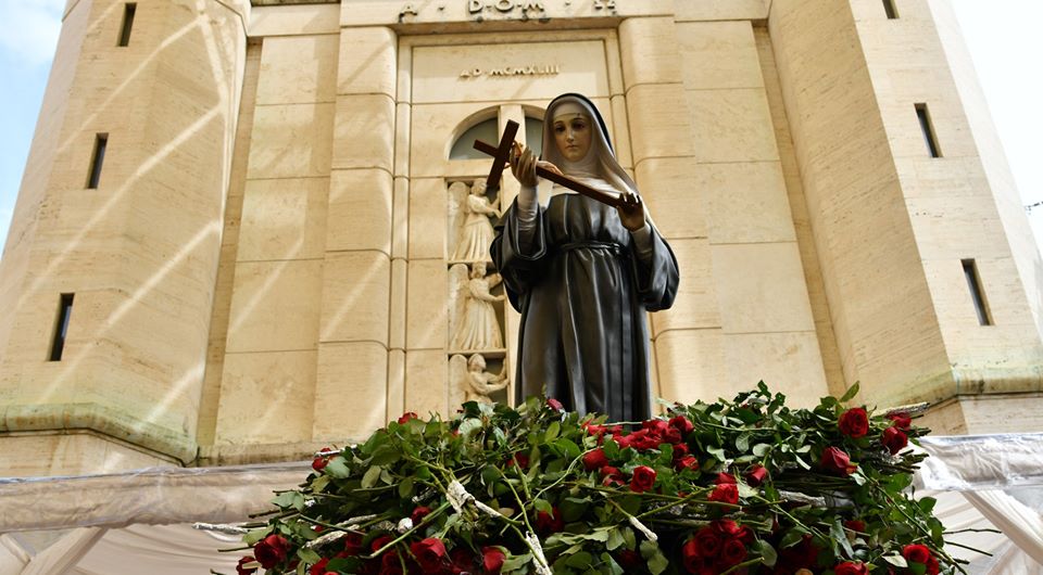 TERNI – NELLA CHIESA DI SAN PIETRO CELEBRAZIONI NELLA FESTA DI SANTA RITA CON UN MASSIMO DI 85 PERSONE. STREAMING SULLA PAGINA FACEBOOK DELLA DIOCESI