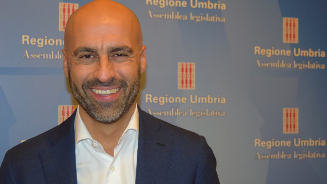 FONDO PRESTITI RE START: “MAGGIOR SOSTEGNO ALLE IMPRESE UMBRE COLPITE DALLA CRISI DEL COVID” – MOZIONE DEL PRESIDENTE SQUARTA FIRMATA ANCHE DAL CONSIGLIERE PACE (FDI)