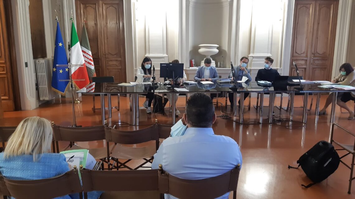 CORONAVIRUS: “MASCHERINE PROBLEMA MAI GRAVE IN UMBRIA” – IN TERZA COMMISSIONE AUDIZIONE DI FEDERFARMA E ASSOFARM