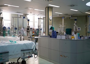 L’IMPATTO PSICOLOGICO DEL COVID-19 SULLA POPOLAZIONE ITALIANA E SUGLI OPERATORI SANITARI