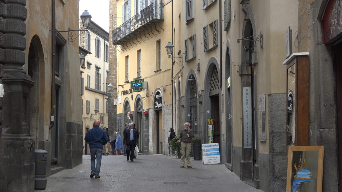 INFLAZIONE: UNC, LA CLASSIFICA DELLE CITTÀ E DELLE REGIONI PIÙ CARE RINCARI DA 318 EURO A BOLZANO, 238 EURO A PERUGIA, 214 A MODENA LE REGIONE PIÙ CARE: TRENTINO +244 EURO, UMBRIA +188, CALABRIA +154 EURO