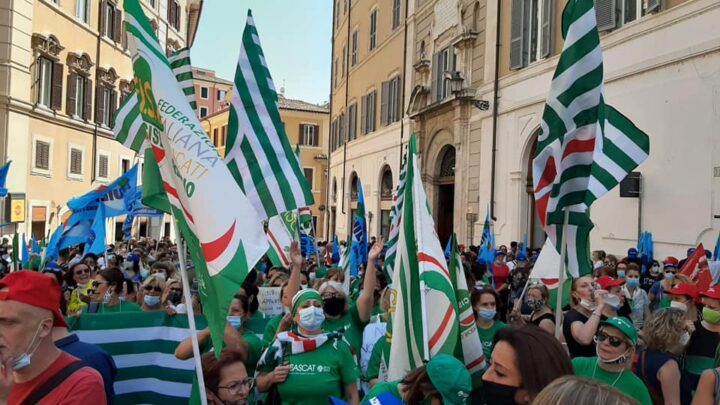 MENSE, SANIFICAZIONE E PULIZIE SCOLASTICHE,  SINDACATI ROMA E LAZIO: “PRESIDIO A MONTECITORIO MOLTO PARTECIPATO, NON PERMETTEREMO CHE MIGLIAIA DI PERSONE RESTINO SENZA RISORSE”