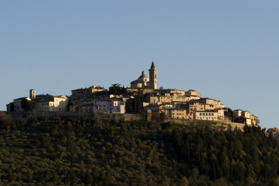 A TREVI, IN UMBRIA, SI RIPARTE CON UN’ESTATE  DI CINEMA, TEATRO, LIBRI E MERCATINI