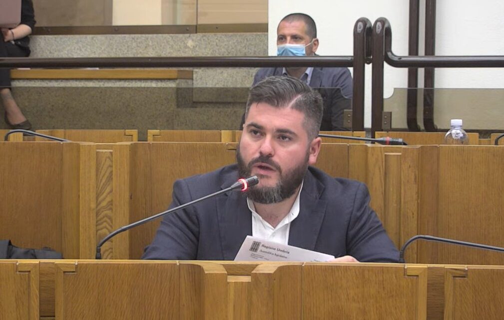 QT “INCENTIVARE CONVERSIONE VEICOLI A METANO O GPL” – A DE LUCA (M5S) RISPONDE ASSESSORE MELASECCHE: “ATTENTI A QUESTO TEMA, MA ORA BILANCIO REGIONALE NON CONSENTE AZIONI”