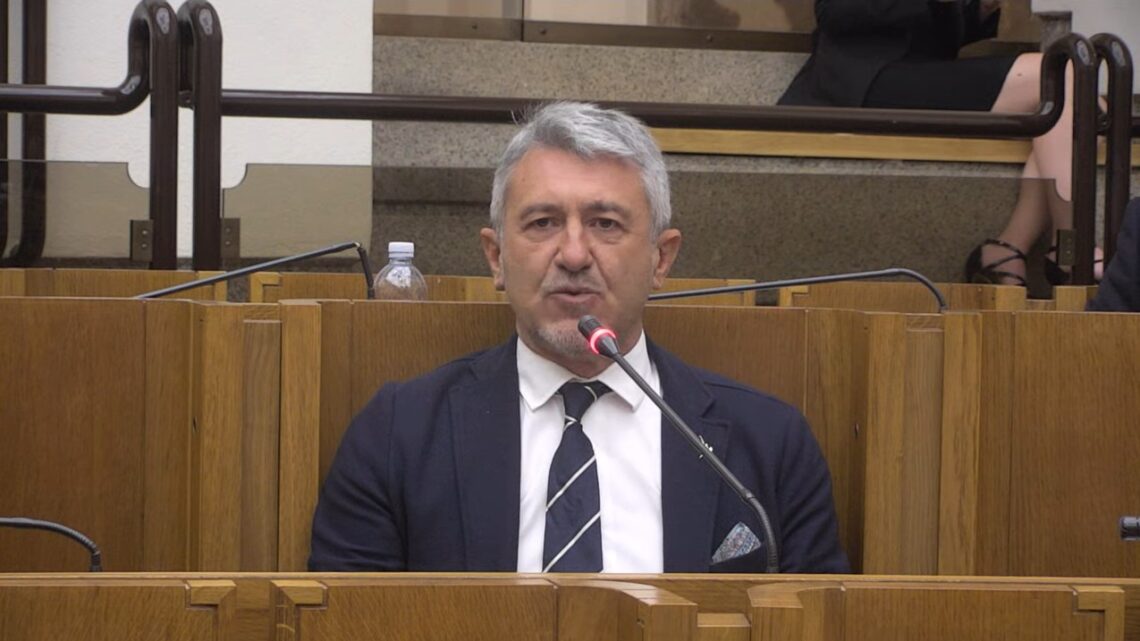 IMMIGRAZIONE: “SERVONO REGOLE PIU’ SEVERE, TUTELARE GLI UMBRI” – MANCINI (LEGA) CHIEDE AUDIZIONE IN PRIMA COMMISSIONE ED ANNUNCIA MOZIONE