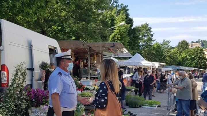 “TUTELA DELLA CATEGORIA DEI VENDITORI AMBULANTI UMBRI”. INTERROGAZIONE DI STEFANO PASTORELLI E PAOLA FIORONI (LEGA)